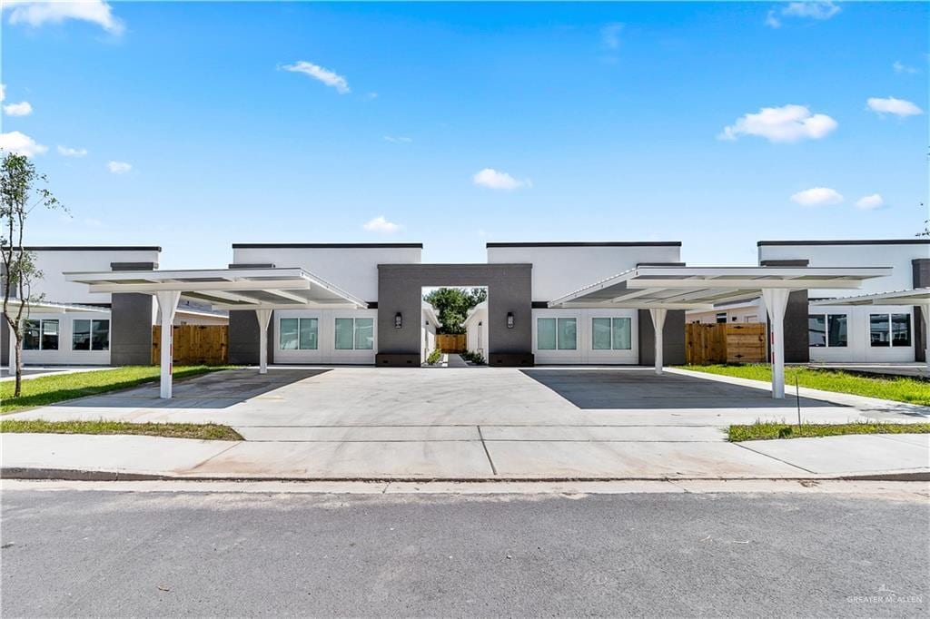 Primary Photo - 16 S Dominique St