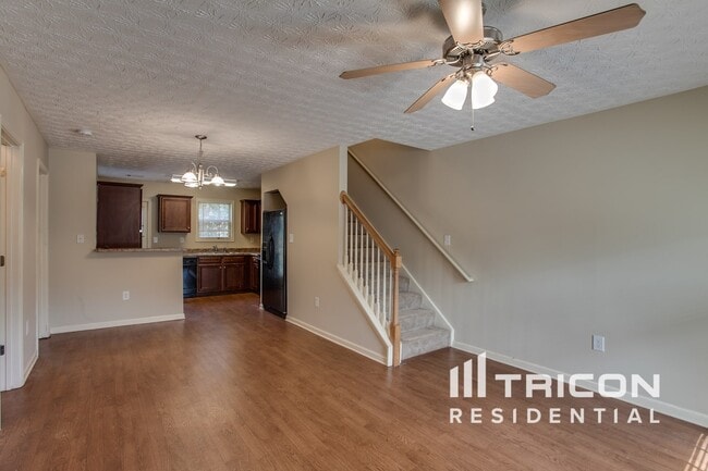 Building Photo - 1043 Wedgewood Ct NE