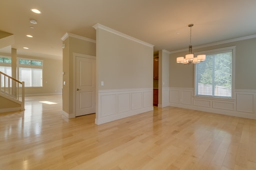 Building Photo - Beautiful & Spacious Kenmore Home for Rent!