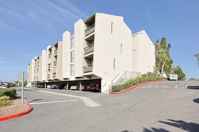 Building Photo - 6930 Hyde Park Dr