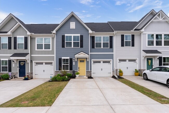 Photo - 913 Leyburn Ln Townhome