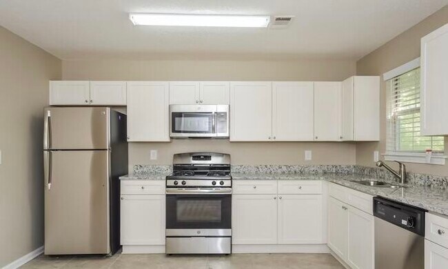 Building Photo - 4020 Monarch Dr