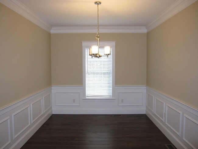 Building Photo - 15 Hialeah Ln