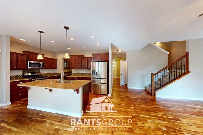 Foto del edificio - Stunning 4-Bedroom, 2.5 Bathroom Home on a...