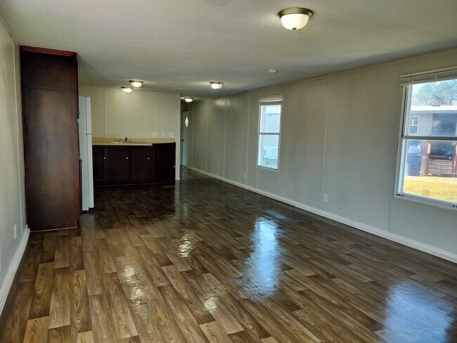 Building Photo - 210 Jamback Rd