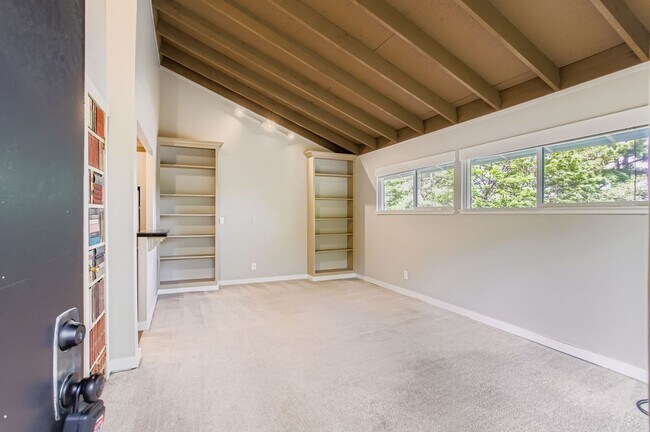 Foto del edificio - Nicely updated 1 bed 1 bath condo for rent...