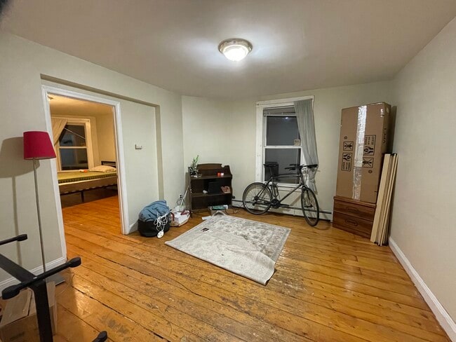 Building Photo - 62 Pleasant St