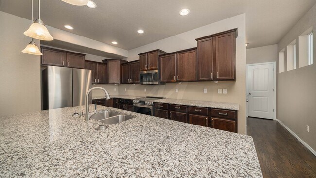 Building Photo - Stunning 5 bedroom home in Banning Lewis R...