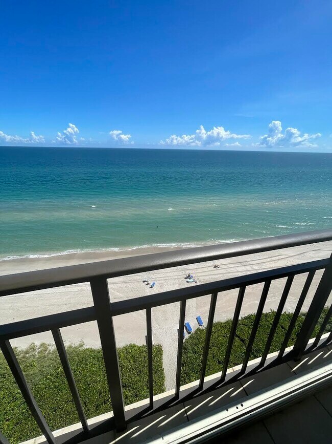 Foto del edificio - 3009 S Ocean Blvd