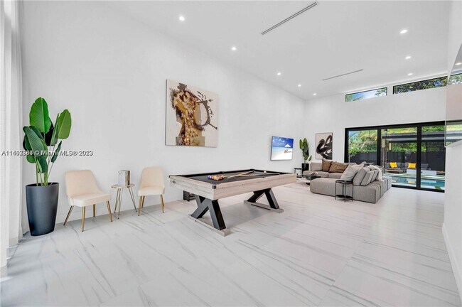 Foto del edificio - 145 NW 51st St