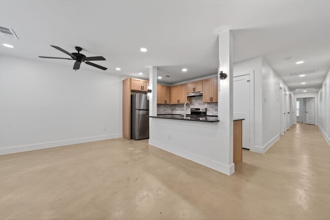 Building Photo - Brand-New Duplex Living in the Heart of Greenville – Modern Finishes & Private Driveways
