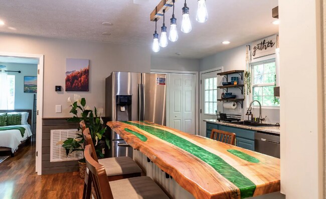 Foto del edificio - Adorable home available within 2 weeks of signing