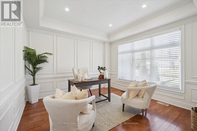 Photo du bâtiment - 60 Brenda Crescent