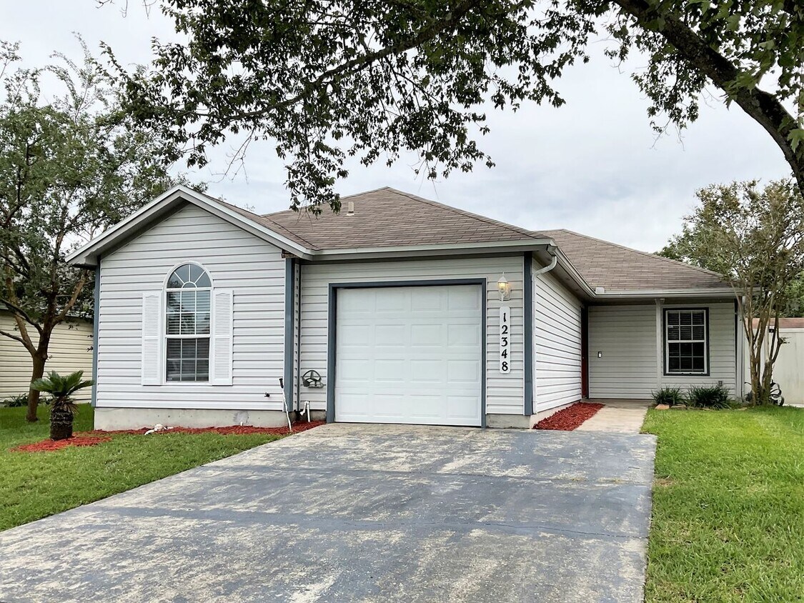 12384 Sondra Cove Ct, Jacksonville, FL 32225 House Rental in