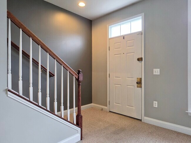 Foto del edificio - 214 Sagamore Hl