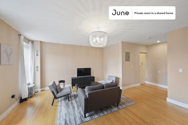 Building Photo - Room in Shared 2 bed/1 bath home