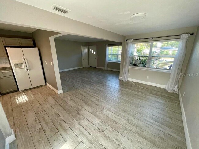 Foto del edificio - 1277 Seminole St