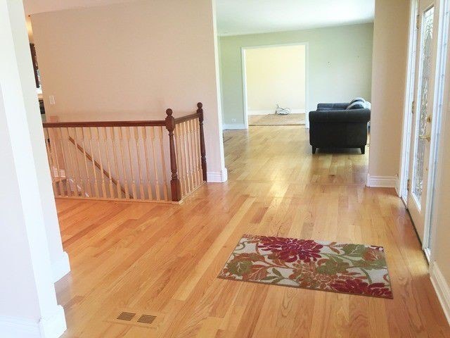 Foyer - 883 Oakhurst Ln