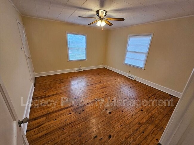 Foto del edificio - 102 Allen Ruffin Ave