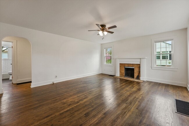 Building Photo - 3232 Fairmont Blvd