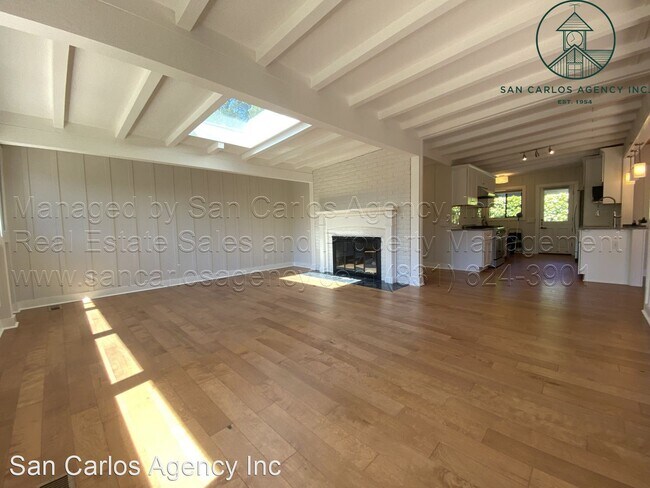 Foto del edificio - 4 br, 4 bath House - 25975 Junipero Street