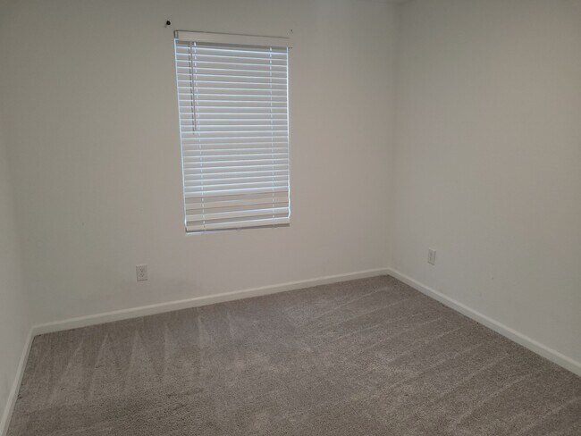Building Photo - 24581 W Cocopah St