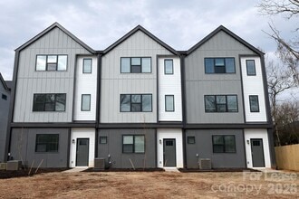 Building Photo - 206 Nelson Ave