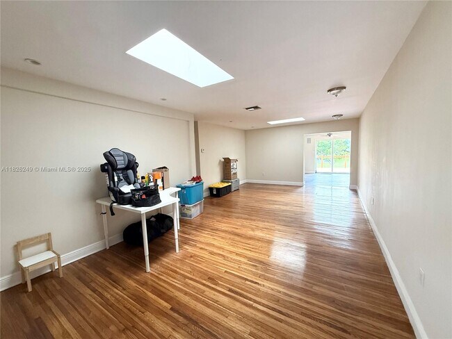 Foto del edificio - 8480 SW 2nd St
