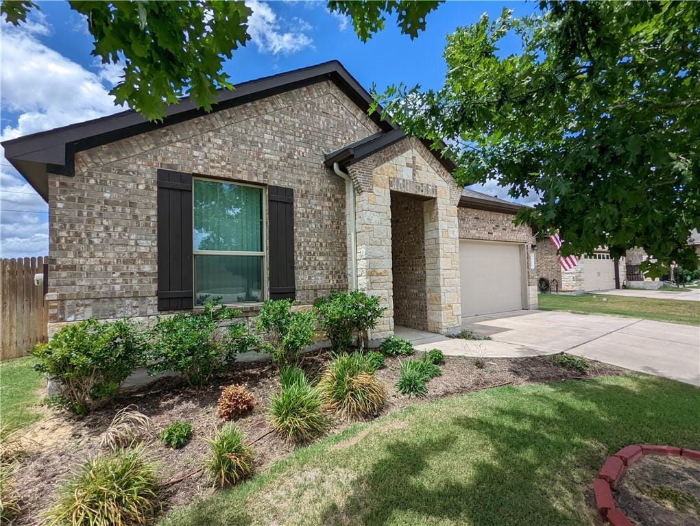 Primary Photo - 115 Headwaters Dr