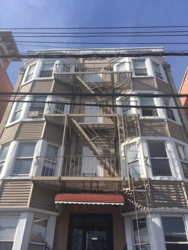 Primary Photo - 121 Ludlow St