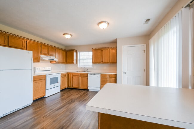 Building Photo - 11813 Shannon Pointe Rd