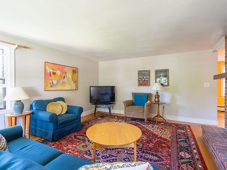 14 Lawn Ave, Cumberland, ME 04021 House Rental in Cumberland, ME