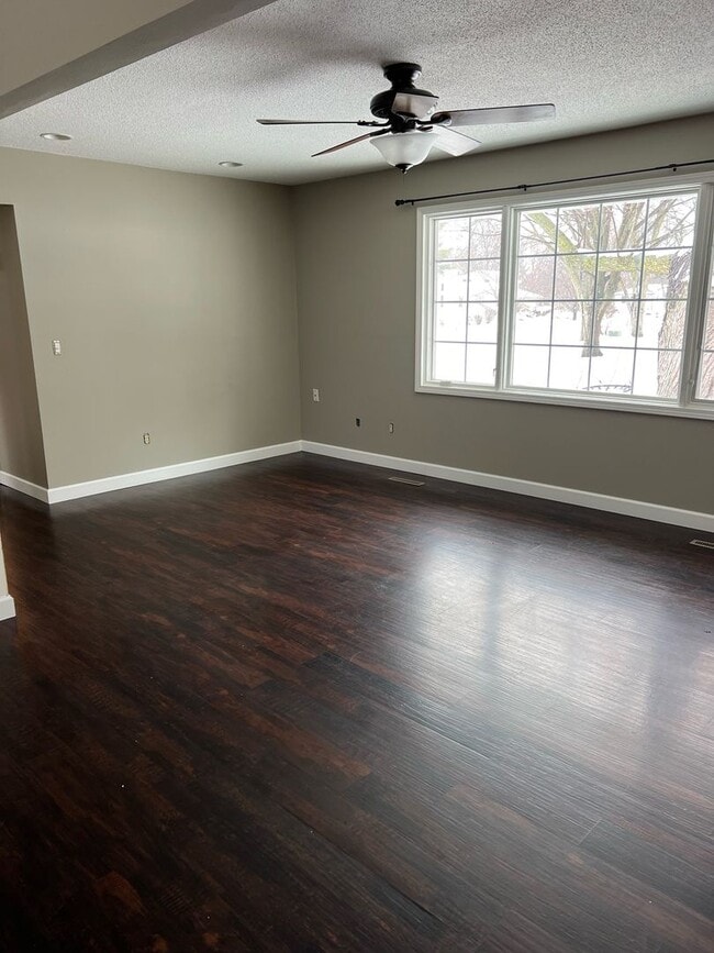 Foto del edificio - Rent $1850; 4 Bed ranch style home