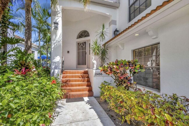 Foto del edificio - 2456 Treasure Isle Dr