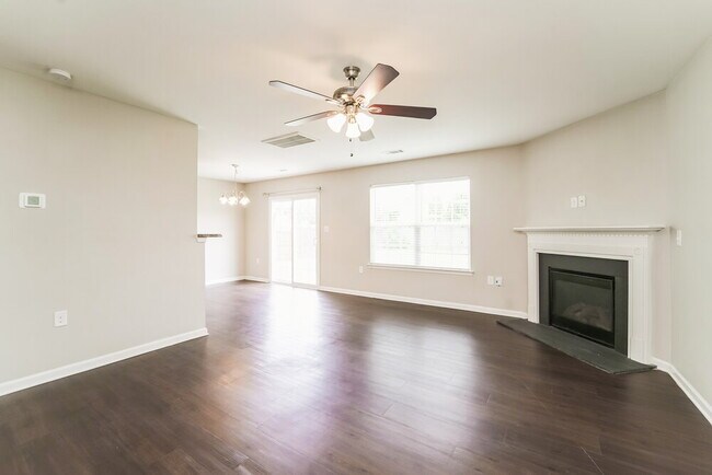 Foto del edificio - 2836 Meadow Creek Dr