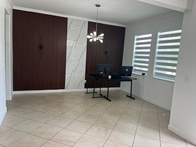 Foto del edificio - Single Family Home