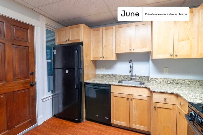 Foto del edificio - Room in Shared 3 bed/1 bath home