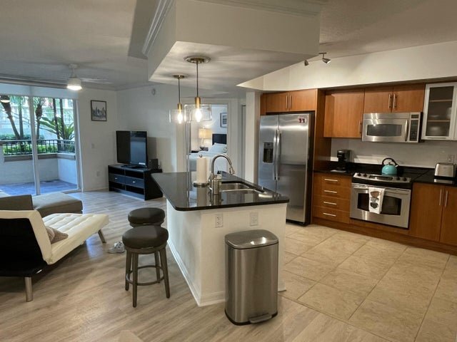 Foto del edificio - 600 S Dixie Hwy