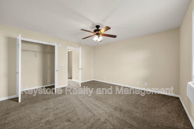 Foto del edificio - 2331 Raleigh Ct