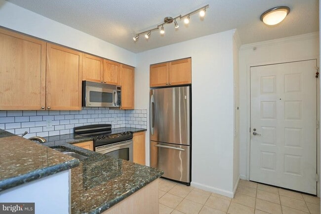 Foto del edificio - 3101 N Hampton Dr