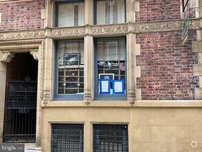 Building Photo - 343 S 18th St