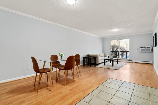 Foto del edificio - 110 Boston Post Rd E