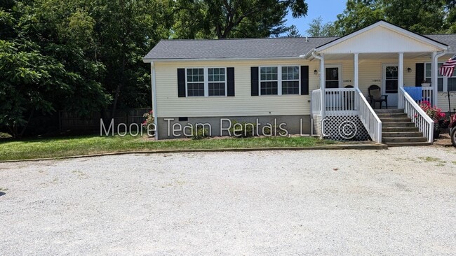 Building Photo - Maple St 1105