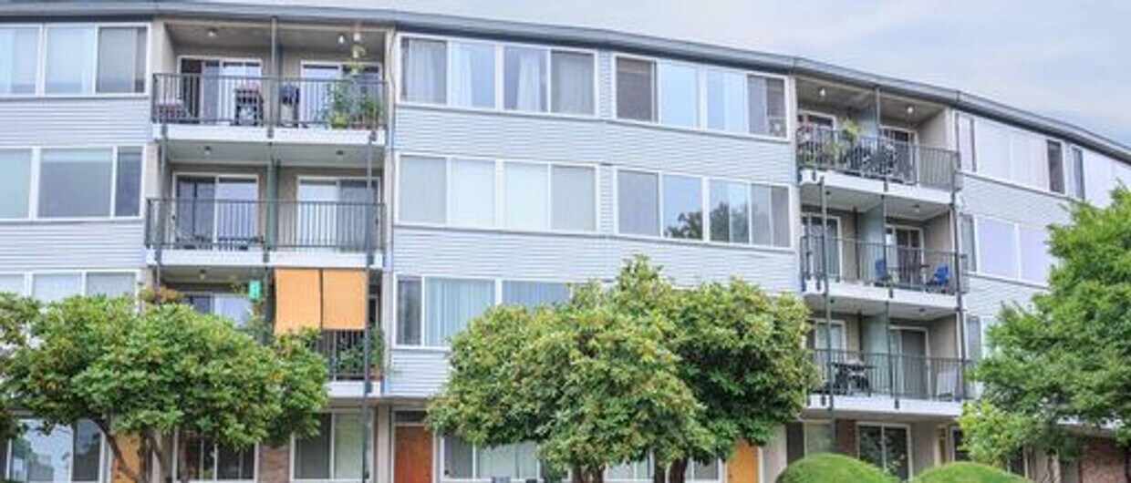 Building Photo - Villa Capri at Eastlake, Seattle