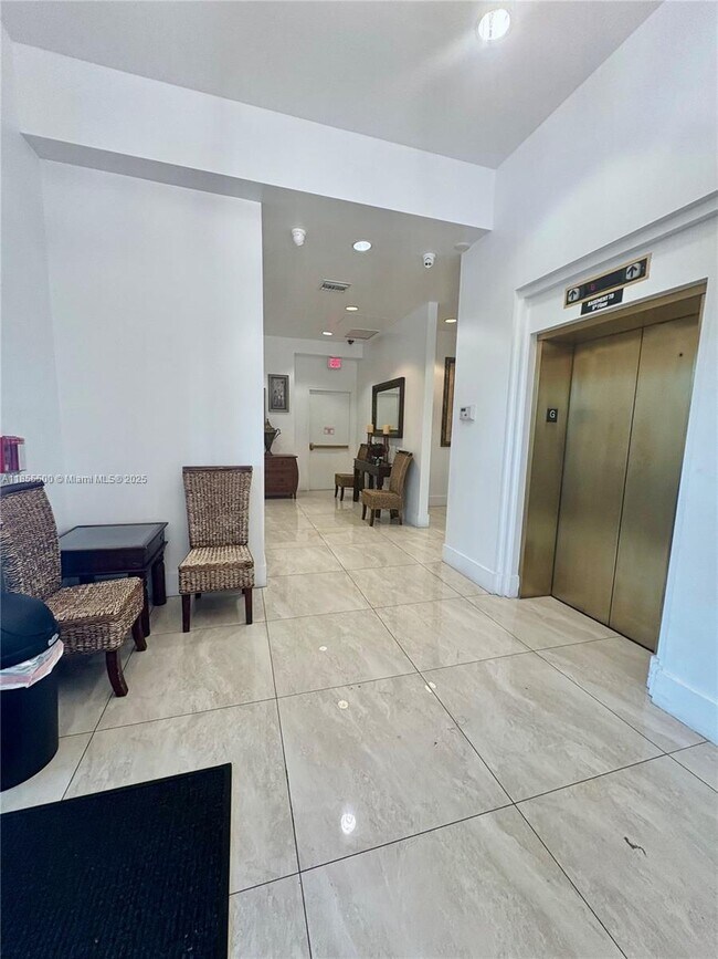Foto del edificio - 2280 SW 32nd Ave
