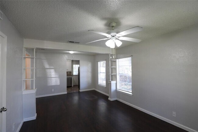Building Photo - 1508 Axe Dr