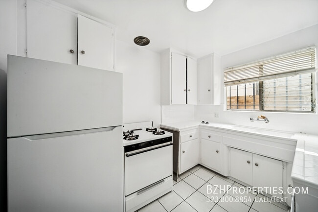 Foto del edificio - 2314 S Corning St