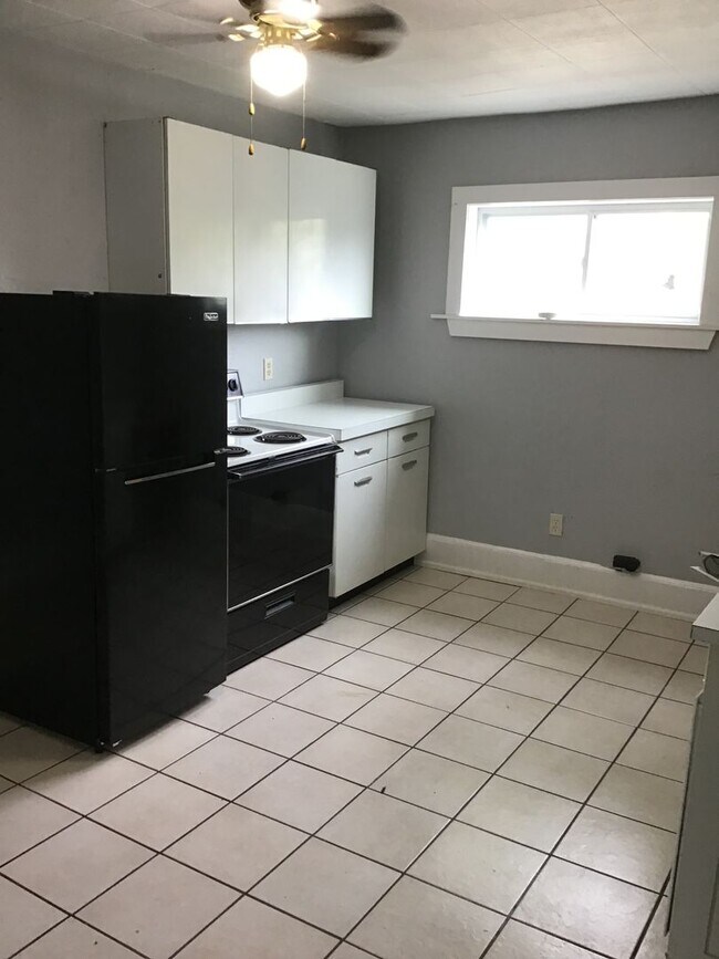 Foto del edificio - 222 E Vernon Ave