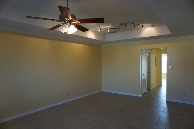 Building Photo - 9805 Sterling Loop