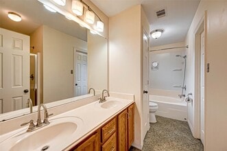 Building Photo - 16207 Willowford Ct